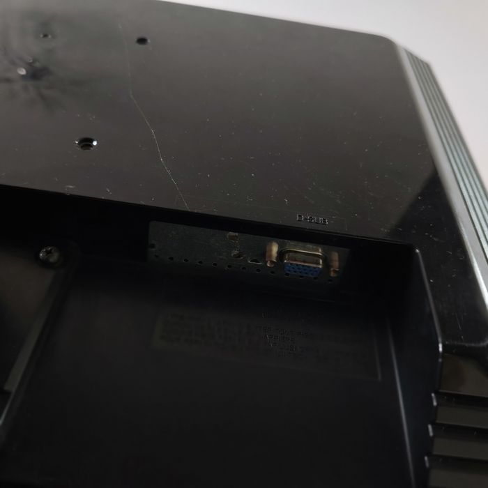 Монитор lg  L222WS-BN