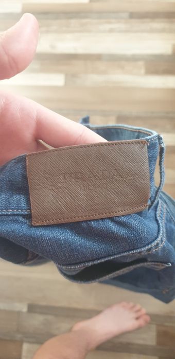 Vând blugi Prada Milano originali