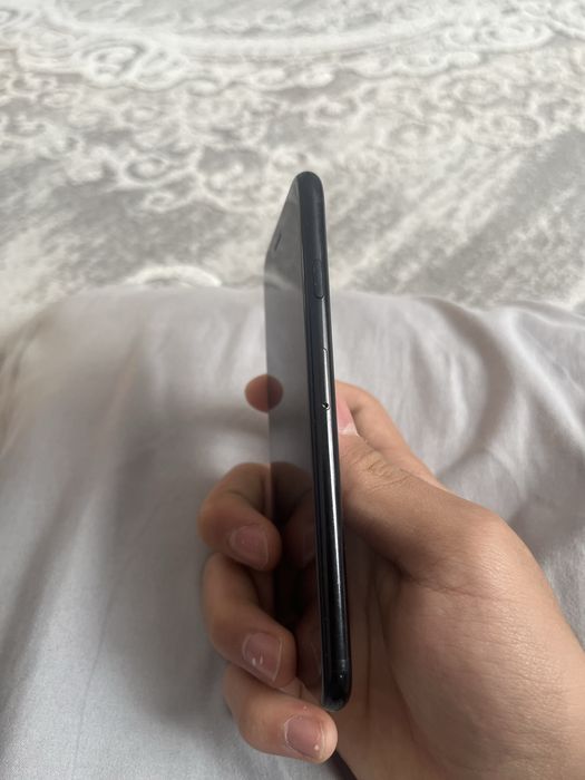 Айфон 7 на запчасть или можно чинить