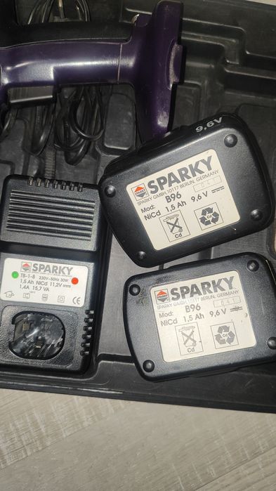 Работещ винтоверт Sparky - пълен комплект, работещи батерии.