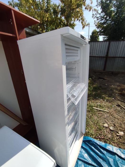 Морозильная камера Indesit SFR 167 NF C
