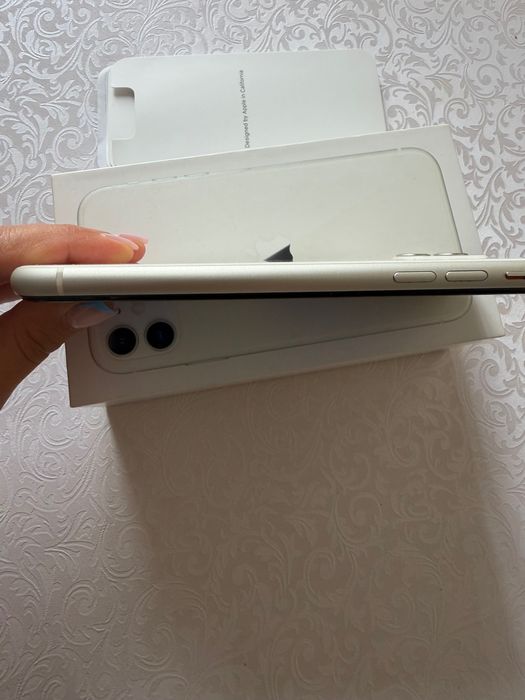 iPhone 11 64Gb в отличном состоянии
