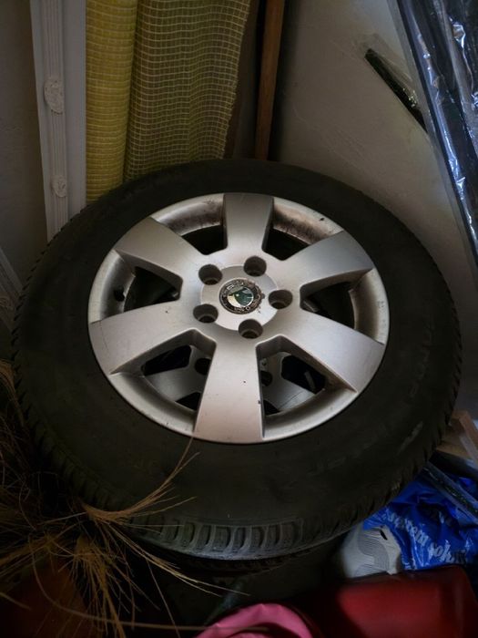Jante cu anvelope iarnă 196 65 R15
