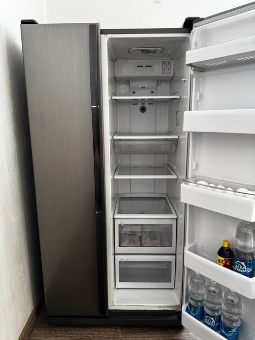 Холодильник Samsung Side by side