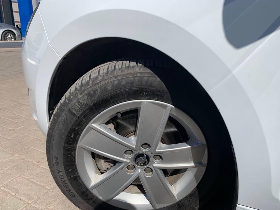 Срочно Продам авто Skoda Rapid