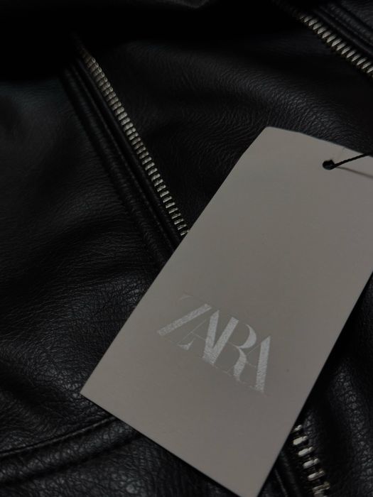 Кожено яке, дънки и блузи