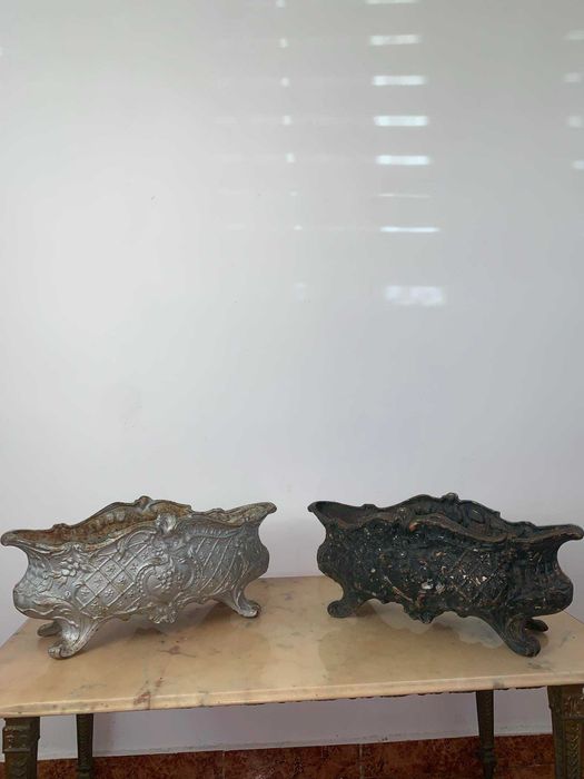 Set Jardaniera de gradina din fonta
