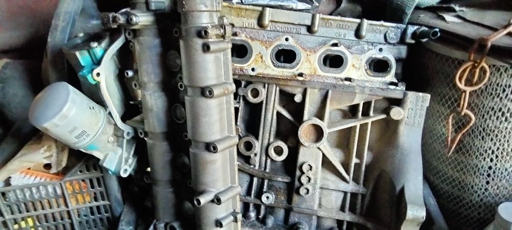 Продам двигатель Фольксваген Поло 1,6