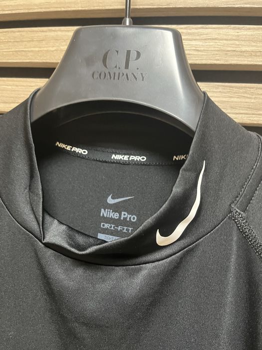 NIKE PRO Compression : Компресираща блуза размер М / Оригинал