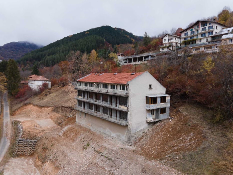 Продавам хотел в село Шипково