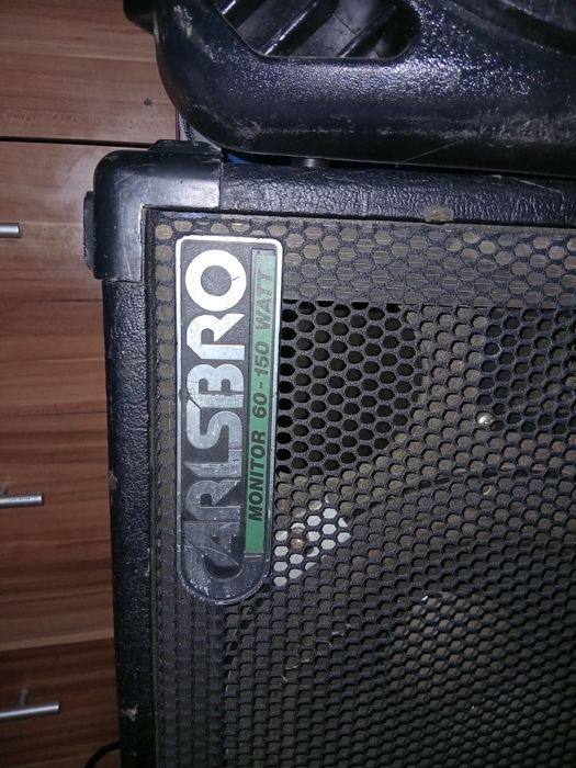 Vand sau schimb cu atv  boxe active amandoua  boxa merge foarte bn