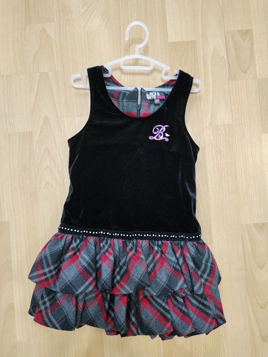 Нарядное платье на девочку 4-5 лет