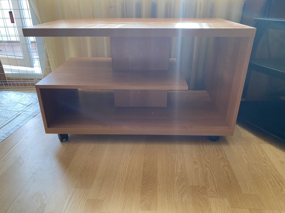 Продам тумбу под телевизор