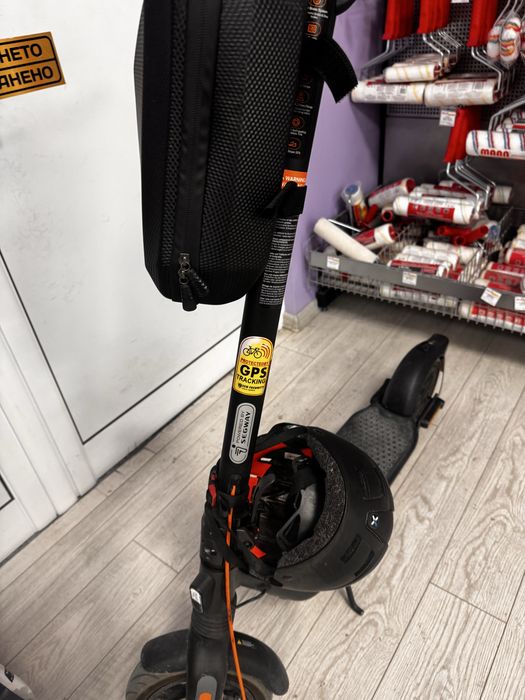 Електрическата тротинетката Ninebot F2 Pr