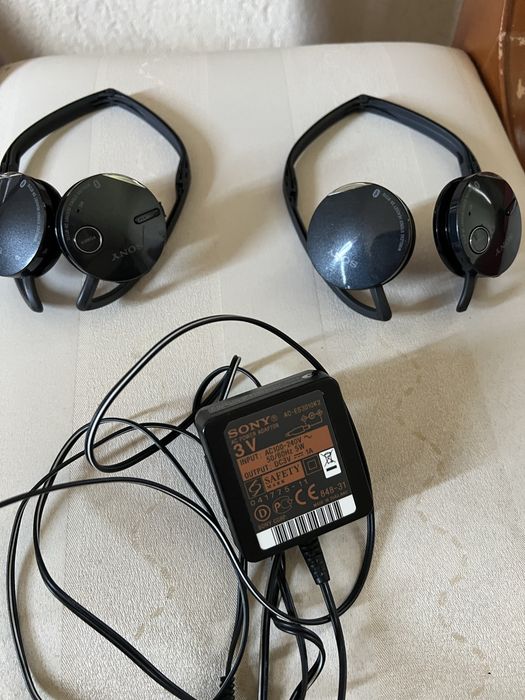 Casti Sennheiser si Sony
