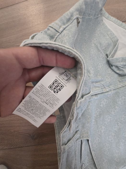 Къси дънкови панталони Guess 26номер