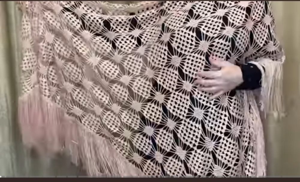 Щаль для женщины