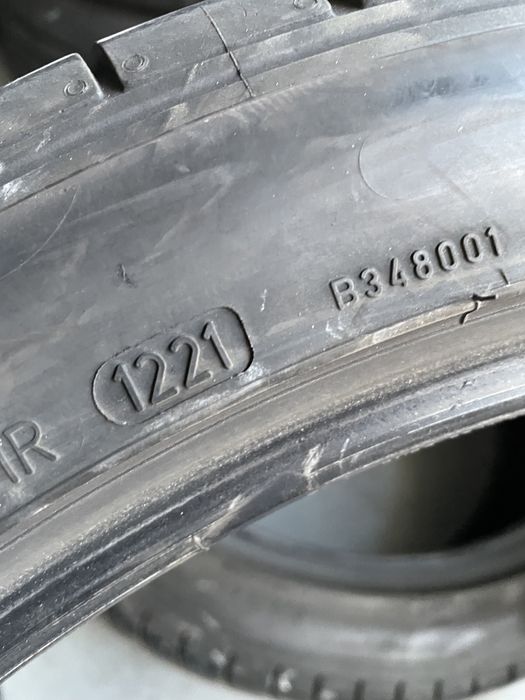 Anv vara 275/35/20 Bridgestone/Dunlop