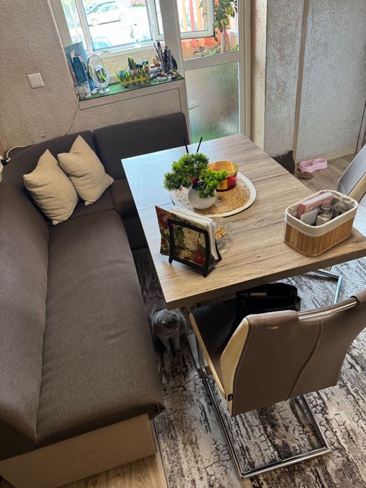 Продавам четиристаен апартамент!