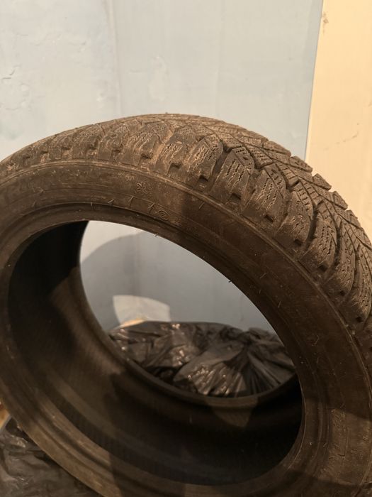 Зимние шиповынные шины 3шт