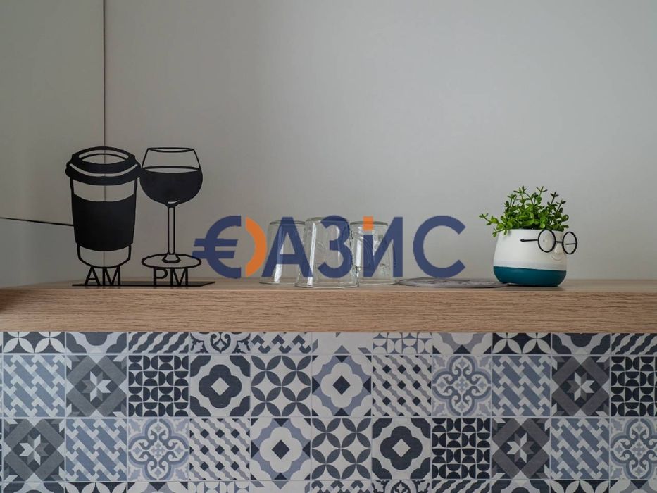 Къща на 3 етажа 320 кв. м. + парцел 500 кв. м., м. Инцараки, Свети