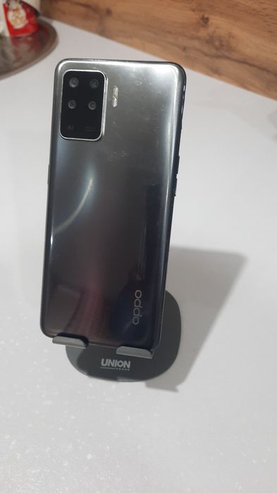 Продам рабояий телефон Орро Reno  5 lite