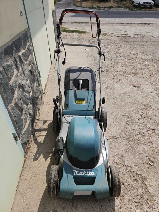 Електрическа косачка Makita