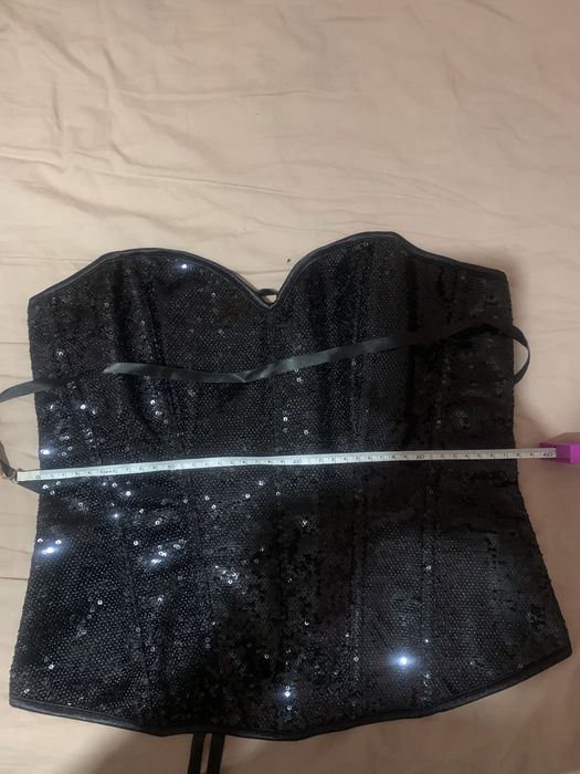 Зашеметяващ корсет с пайети