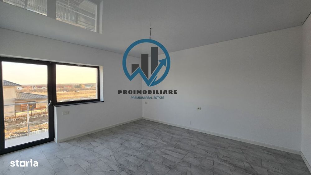 Vând apartament cu curte proprie 4 camere Glâmboc