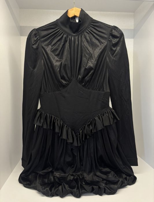 Рокля Н&М и Rabanne