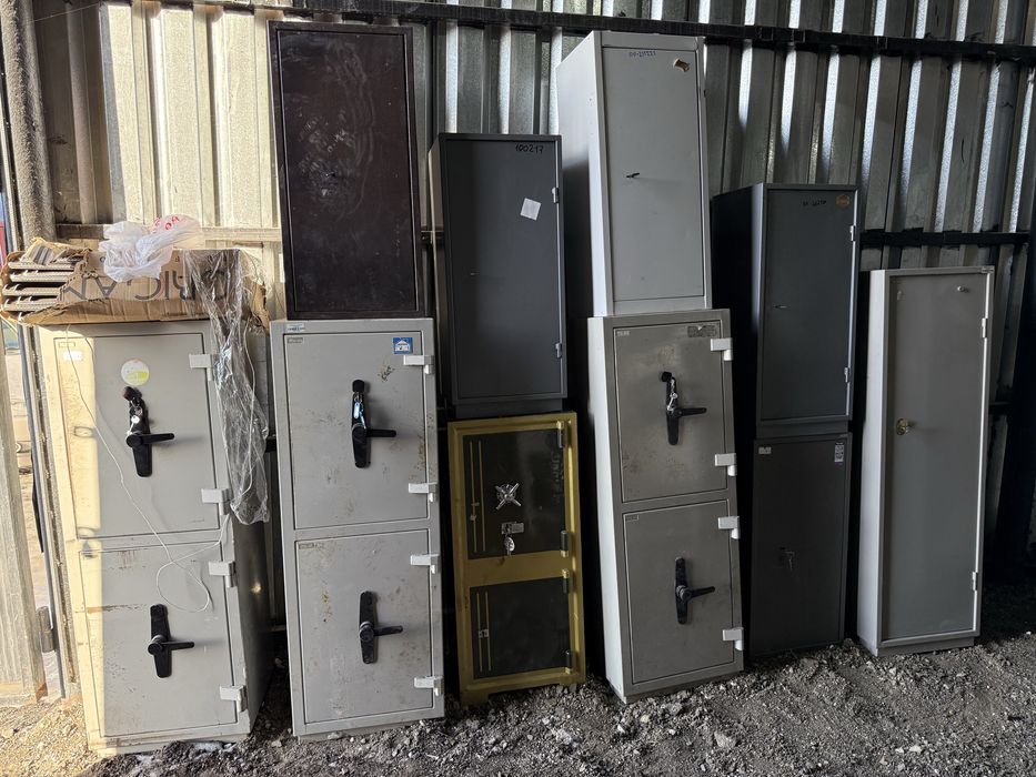 Сейфы для офисов и дома б/у
