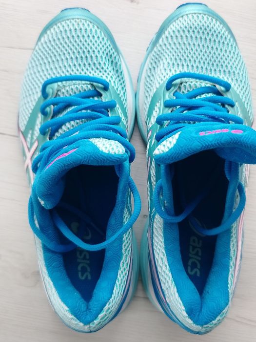 Маратонки  Asics 38 номер
