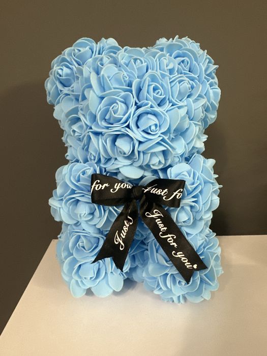 Мече от изкуствени рози