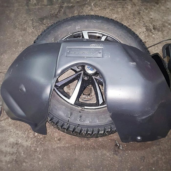 Продам подкрылки новые