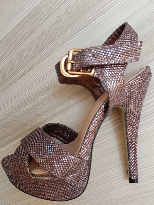 Sandale platforma)pantofi marime 35 Nou superbe