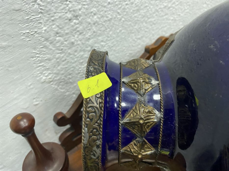 Мароканска синя керамична ваза с месинг и кост, 1930 1950