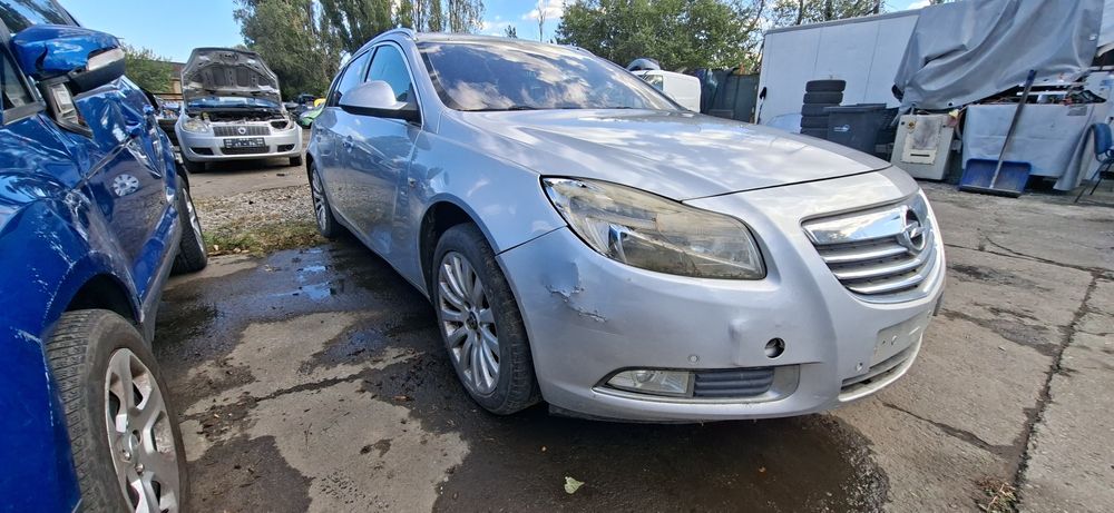 Dezmembrez Opel Insignia 2.0D 2010