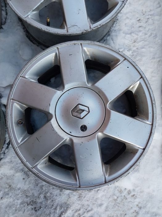 Диски R16 на Reno. 4×100 разболтовка.