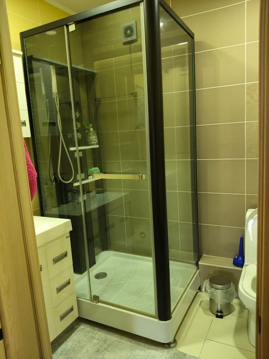 Продам душевая кабина.