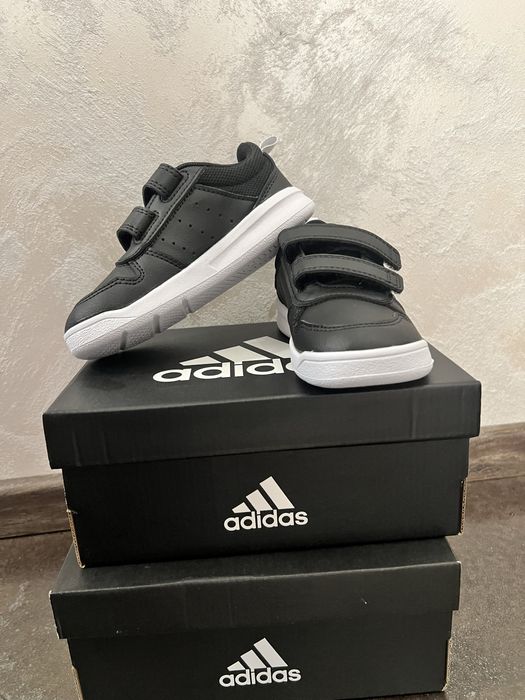 Нови детски обувки Adidas Tensaur