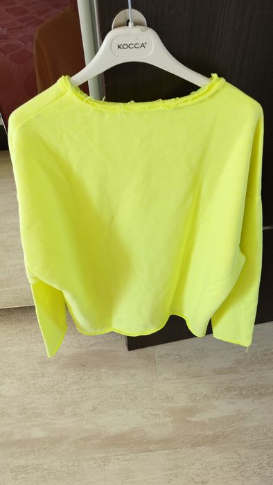 Електрикаво зелена  oувърсайз блуза EGOISTE и тениска  Armani Exchange