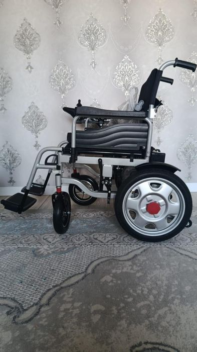 Продам инвалидную коляску .