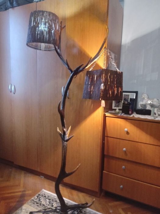 lampadar pe corne de cerb