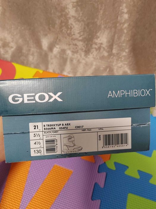 Ghete Geox din material impermeabil