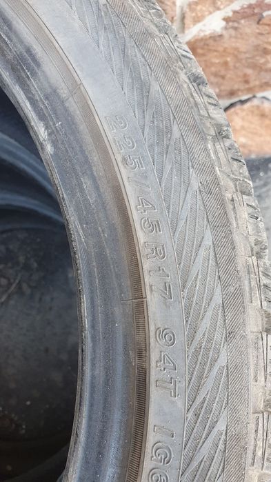 Продам зимние три шины r17