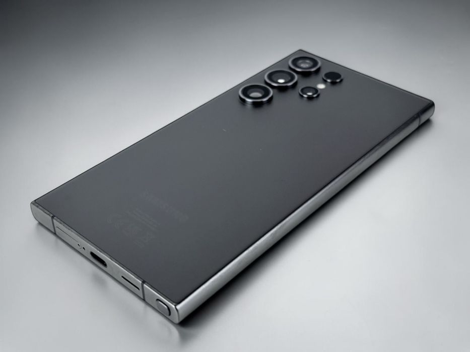 Samsung Galaxy S24 Ultra 5G 256GB 12RAM Black Перфектен! Гаранция!