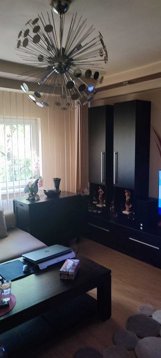 Particular: Vand apartament 3 camere, etaj 1 - zona Colentina, str. Radovanu 145.000 eur