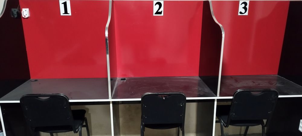 Kompyuterxona Stollari sotiladi !!!