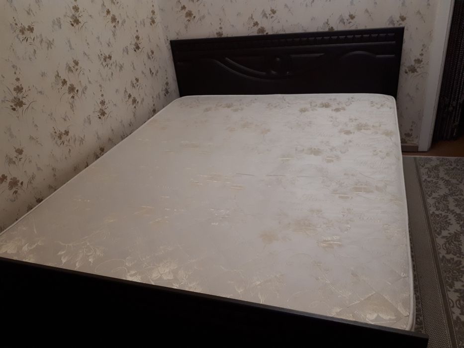 Продам двухспальную кровать