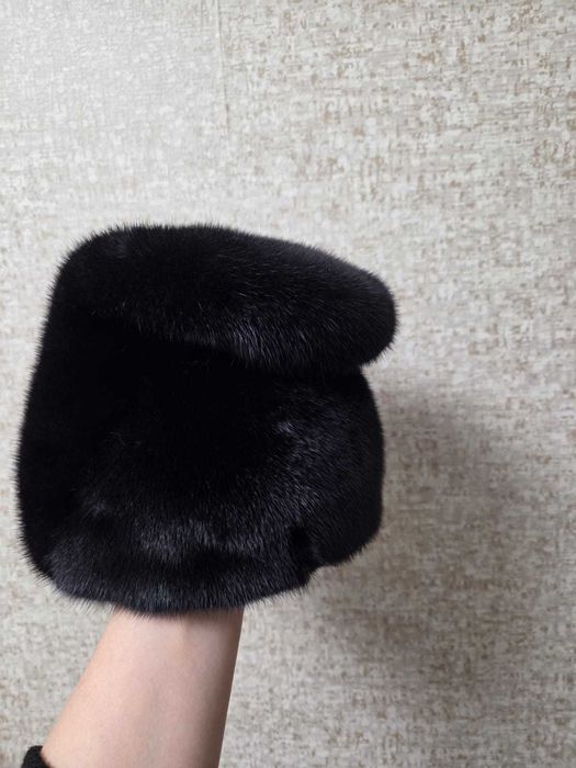 Норковая шапка черная